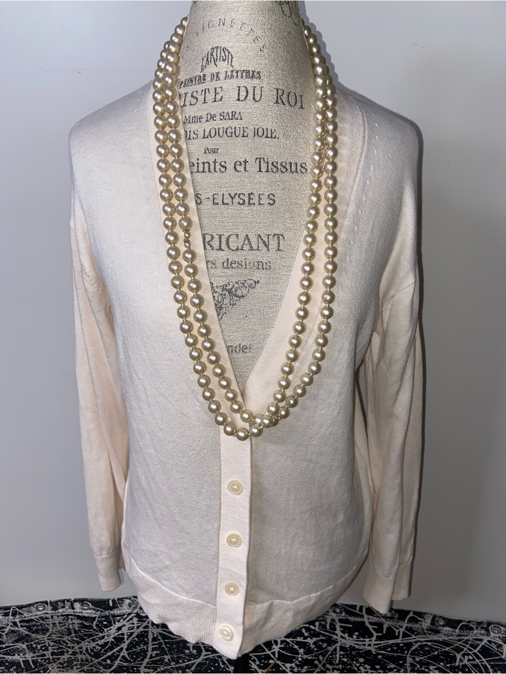 Banana Republic Cream V-Neck Button Cardigan